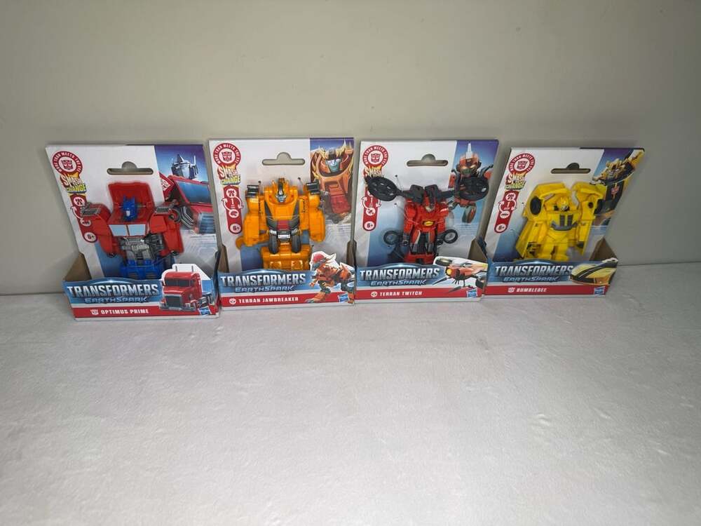 Transformers EarthSpark Smash Changers Terran Jawbreaker Action Figure